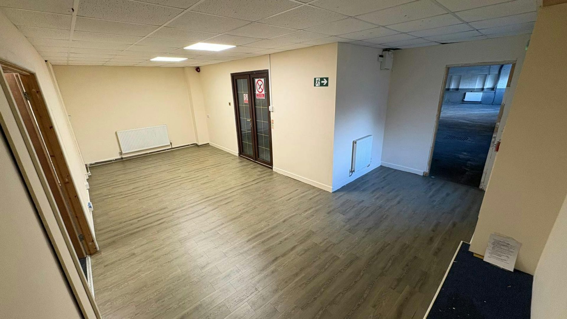 14a8ba2a6c154a9ab08df1c94d76c7bd-52-office