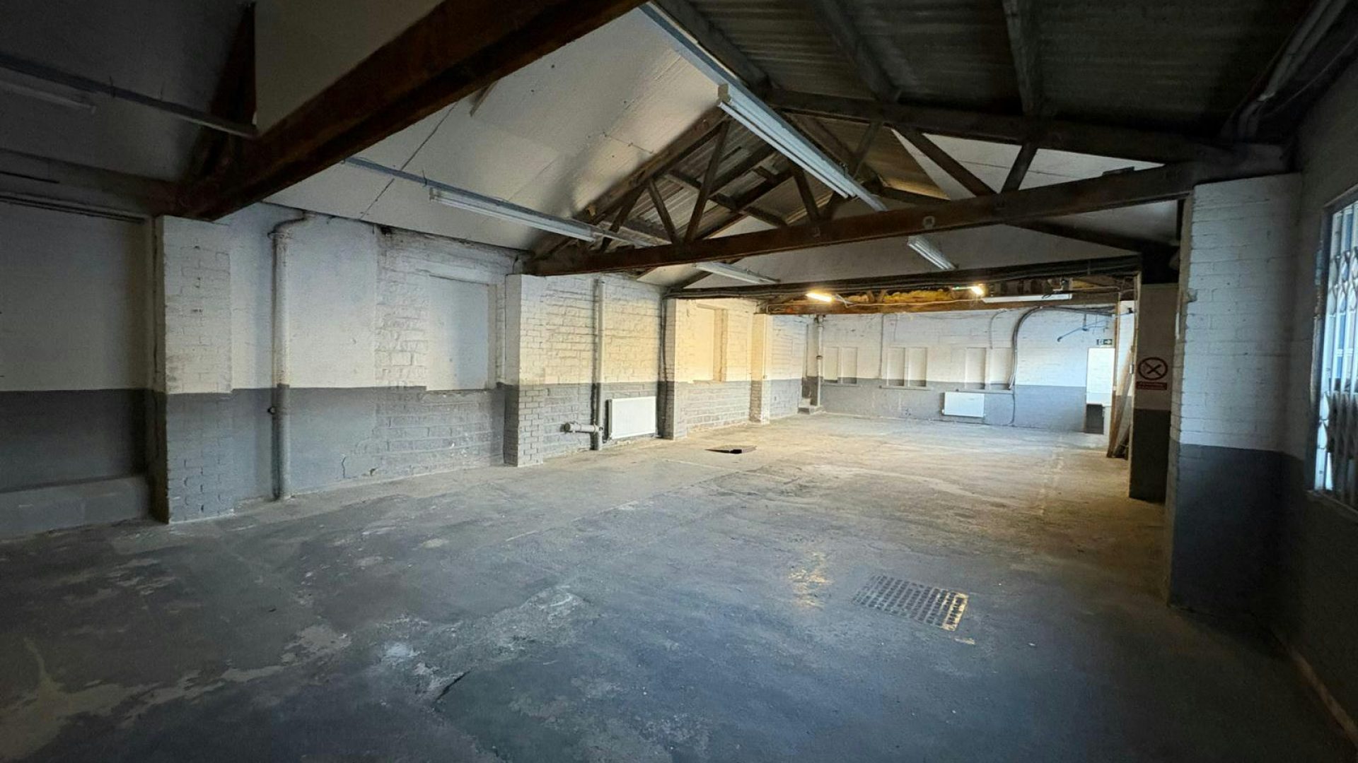 2f79efe4b0ea55f3772eeceb02e9af6c-4-main