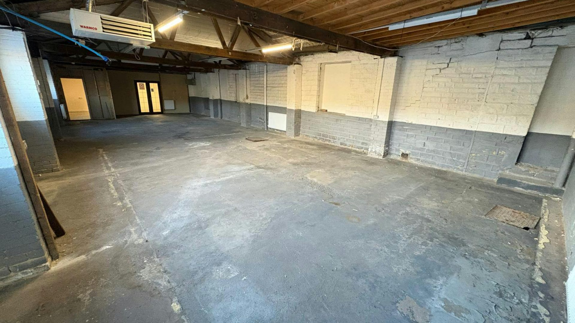 62a29414fa272fd143472eec704ddb88-3-main