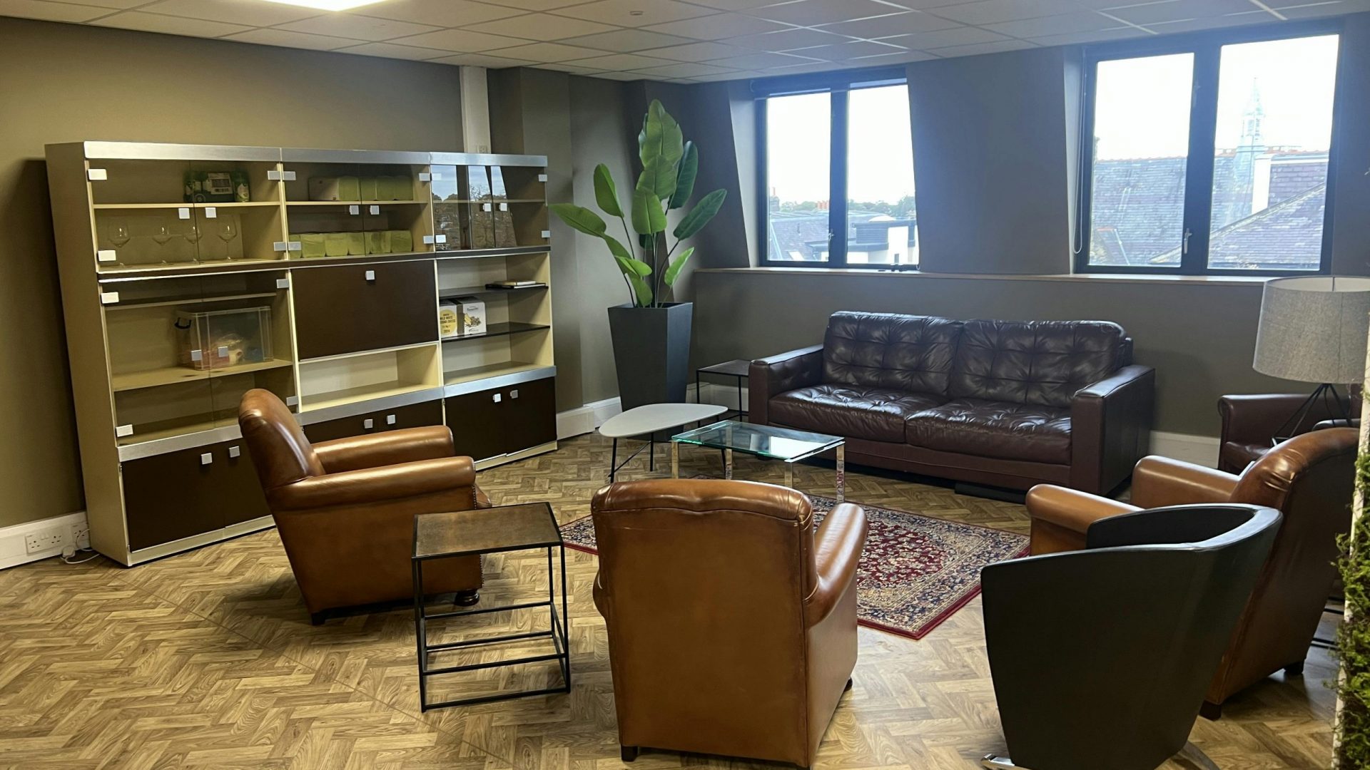 6d9c9dd705683401e034d7b2f3f3f234-img-5356