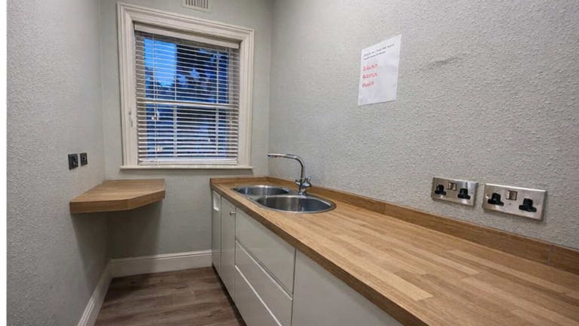 a4efac367e9ae93cecb6183317a15628-kitchentte