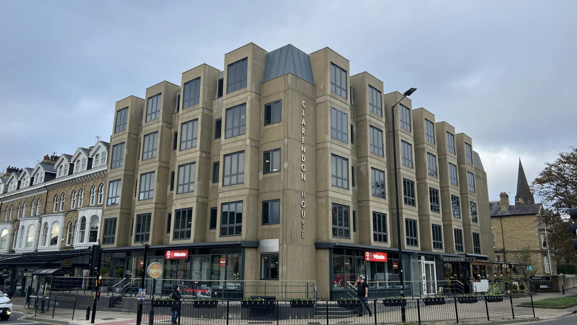 aa6de55e273a4f2dd81f71f2b686aa54-img-5402