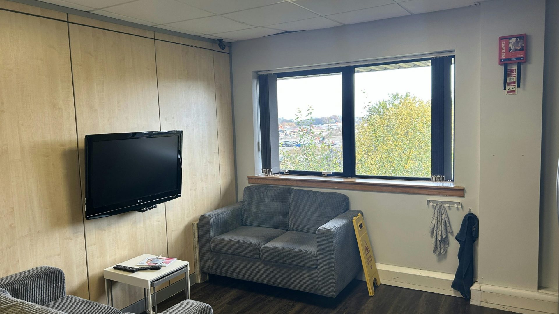 e6ebd2882a2e6ea65e83d24df8485ef1-img-6856